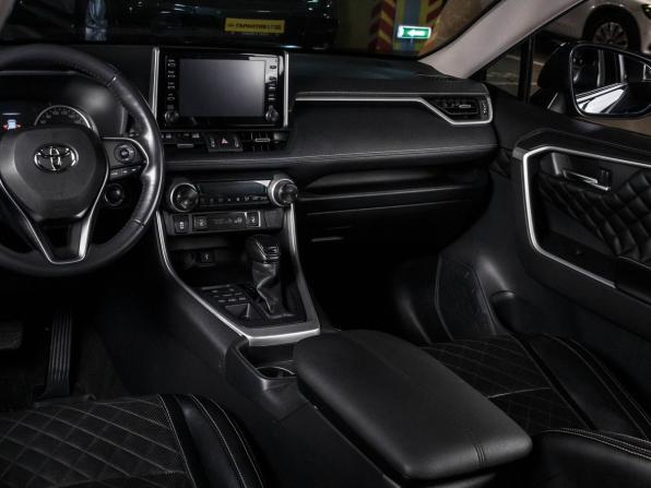 Toyota RAV4 V (XA50) с пробегом 2021 года, цена 3 799 000 рублей, 97159 км, внедорожник, Автокод Объявления