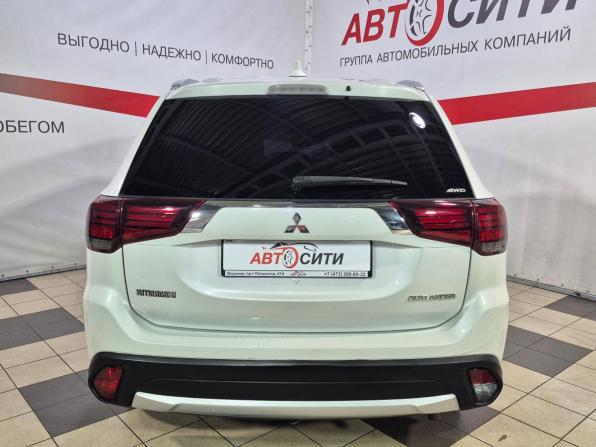 Mitsubishi Outlander III Рестайлинг 2 с пробегом 2017 года, цена 1 998 000 рублей, 116000 км, внедорожник, Автокод Объявления