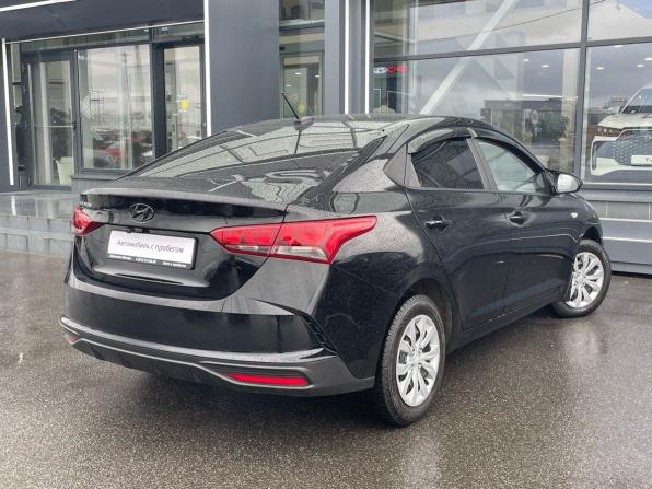 Hyundai Solaris II Рестайлинг с пробегом 2021 года, цена 1 570 000 рублей, 43126 км, седан, Автокод Объявления