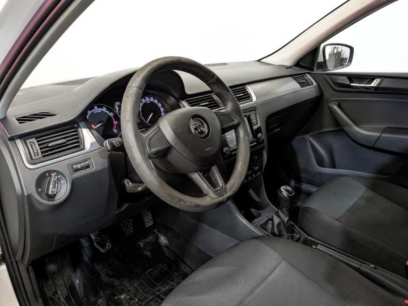 Skoda Rapid I Рестайлинг с пробегом 2019 года, цена 825 000 рублей, 207762 км, лифтбек, Автокод Объявления