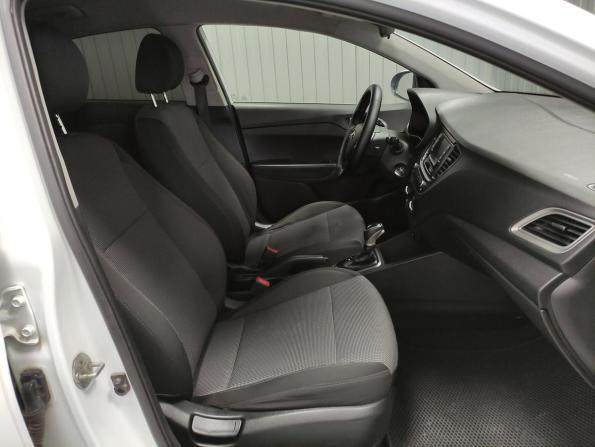 Hyundai Solaris II Рестайлинг с пробегом 2020 года, цена 940 000 рублей, 111000 км, седан, Автокод Объявления