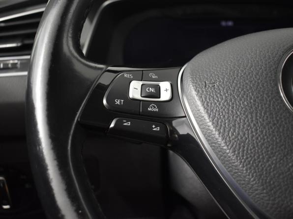 Volkswagen Tiguan II с пробегом 2017 года, цена 1 987 200 рублей, 180585 км, внедорожник, Автокод Объявления