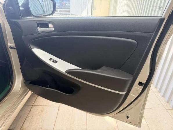 Hyundai Solaris I с пробегом 2013 года, цена 730 000 рублей, 130710 км, седан, Автокод Объявления