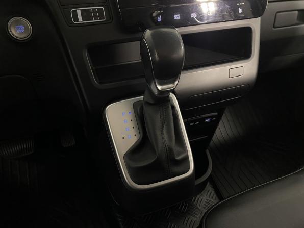 Hyundai Staria I с пробегом 2021 года, цена 4 150 000 рублей, 70515 км, минивэн, Автокод Объявления
