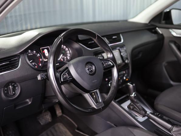 Skoda Octavia III (A7) с пробегом 2015 года, цена 1 569 000 рублей, 174652 км, лифтбек, Автокод Объявления