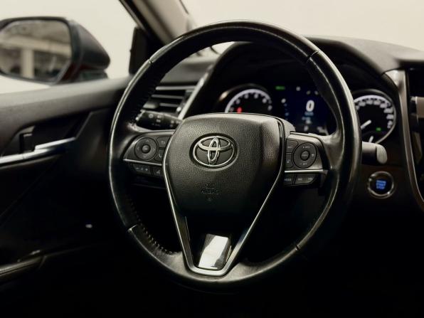 Toyota Camry VIII (XV70) Рестайлинг с пробегом 2021 года, цена 3 690 000 рублей, 61472 км, седан, Автокод Объявления