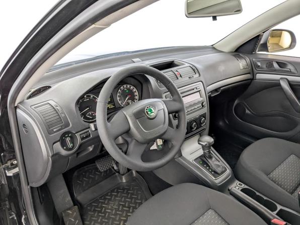 Skoda Octavia II (A5) Рестайлинг с пробегом 2011 года, цена 1 160 000 рублей, 107050 км, лифтбек, Автокод Объявления