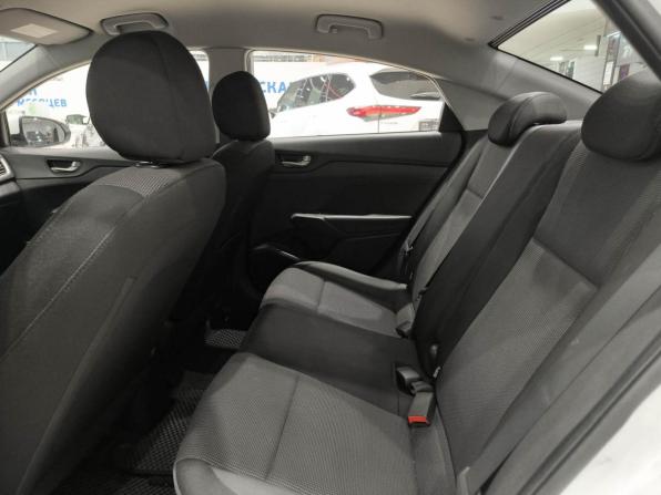 Hyundai Solaris II с пробегом 2017 года, цена 1 080 000 рублей, 148700 км, седан, Автокод Объявления