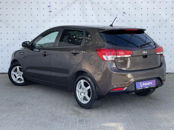 Kia Rio III Рестайлинг с пробегом 2016 года, цена 1 100 000 рублей, 108667 км, хэтчбек, Автокод Объявления