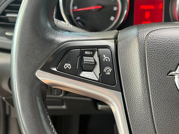Opel Astra J Рестайлинг с пробегом 2012 года, цена 1 120 000 рублей, 103434 км, хэтчбек, Автокод Объявления