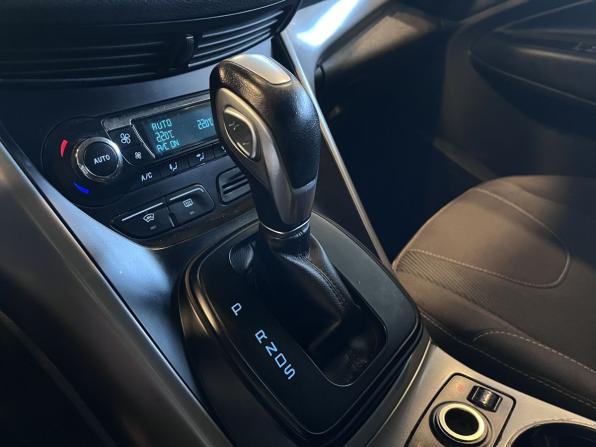 Ford Kuga II с пробегом 2013 года, цена 1 050 000 рублей, 164986 км, внедорожник, Автокод Объявления