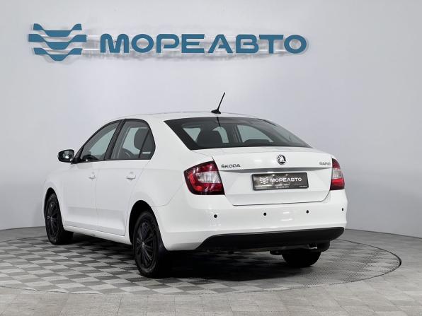 Skoda Rapid I Рестайлинг с пробегом 2017 года, цена 990 000 рублей, 203087 км, лифтбек, Автокод Объявления
