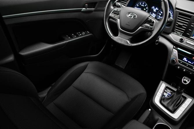 Hyundai Elantra VI (AD) с пробегом 2018 года, цена 1 650 000 рублей, 89970 км, седан, Автокод Объявления