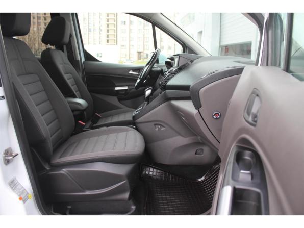 Ford Tourneo Connect II Рестайлинг с пробегом 2018 года, цена 1 700 000 рублей, 137276 км, компактвэн, Автокод Объявления