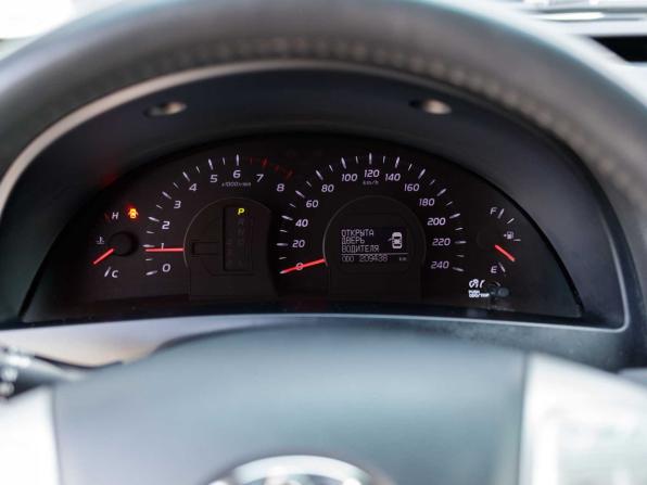 Toyota Camry VI (XV40) Рестайлинг с пробегом 2010 года, цена 1 240 000 рублей, 209437 км, седан, Автокод Объявления