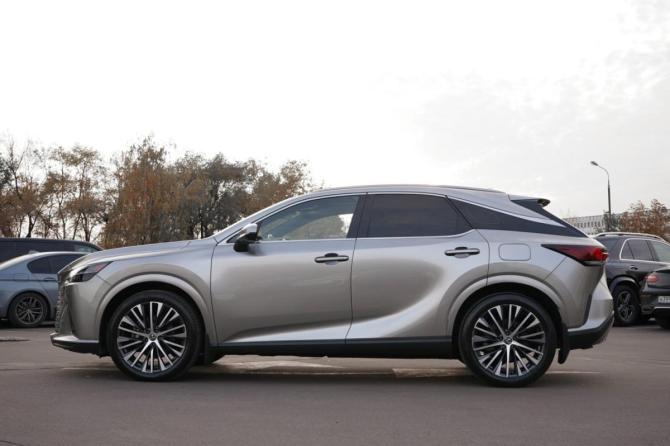 Lexus RX V с пробегом 2022 года, цена 7 850 000 рублей, 32694 км, внедорожник, Автокод Объявления
