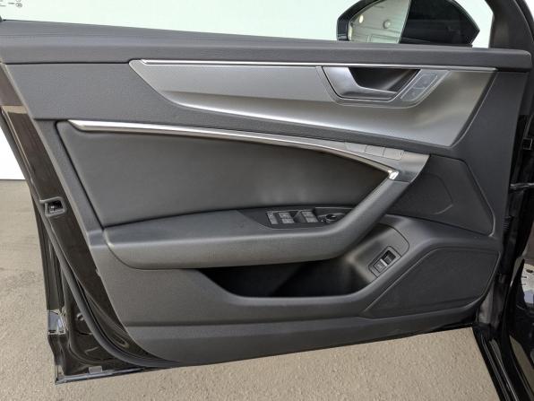 Audi A6 V (C8) с пробегом 2021 года, цена 4 400 000 рублей, 68381 км, седан, Автокод Объявления