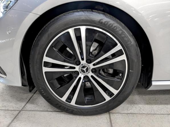 Mercedes-Benz E-Класс V (W213 S213 C238) Рестайлинг с пробегом 2022 года, цена 4 400 000 рублей, 72000 км, седан, Автокод Объявления