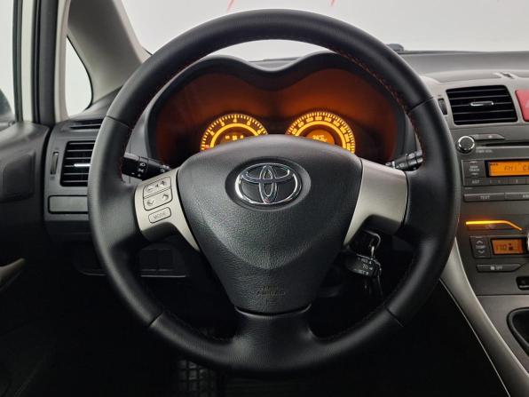 Toyota Auris I с пробегом 2009 года, цена 750 000 рублей, 196540 км, хэтчбек, Автокод Объявления