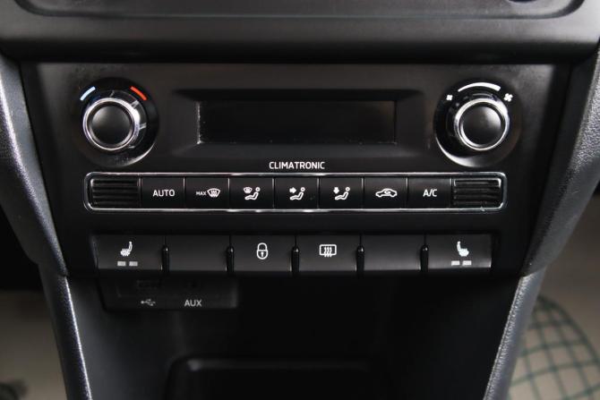 Skoda Rapid I с пробегом 2015 года, цена 959 000 рублей, 171000 км, лифтбек, Автокод Объявления