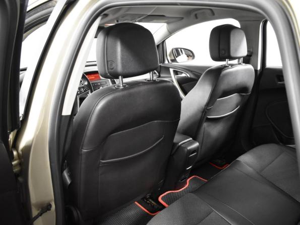 Opel Astra J с пробегом 2011 года, цена 649 900 рублей, 210633 км, хэтчбек, Автокод Объявления
