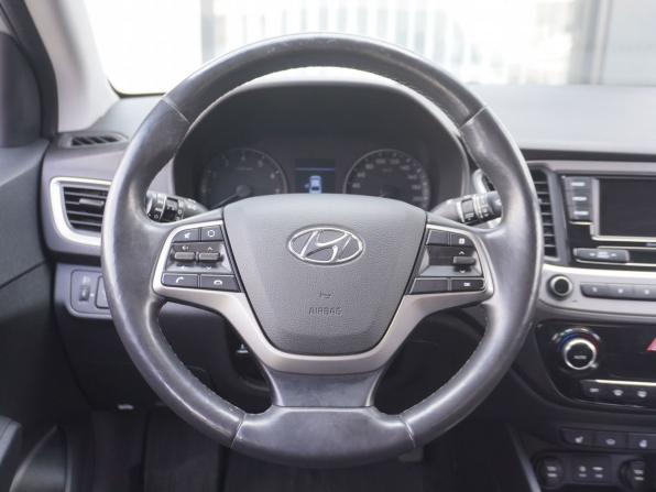 Hyundai Solaris II с пробегом 2017 года, цена 1 263 000 рублей, 122214 км, седан, Автокод Объявления