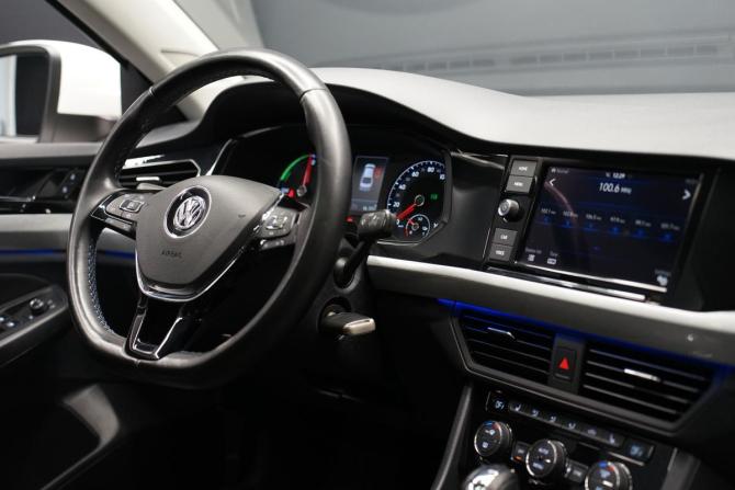 Volkswagen Bora IV с пробегом 2019 года, цена 2 540 000 рублей, 44700 км, седан, Автокод Объявления