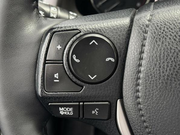 Toyota RAV4 IV (XA40) Рестайлинг с пробегом 2017 года, цена 2 330 000 рублей, 181431 км, внедорожник, Автокод Объявления