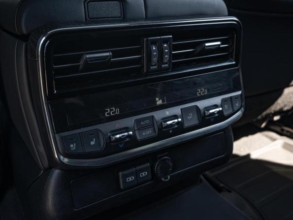Toyota Land Cruiser 300 Series с пробегом 2022 года, цена 9 750 000 рублей, 76696 км, внедорожник, Автокод Объявления