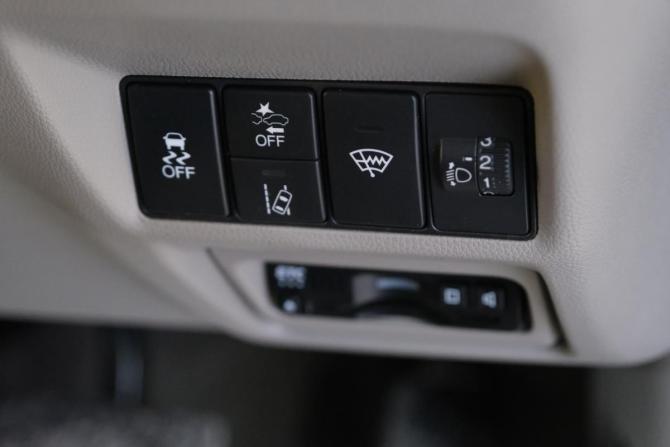 Honda Stepwgn V Рестайлинг с пробегом 2019 года, цена 2 249 000 рублей, 78000 км, минивэн, Автокод Объявления