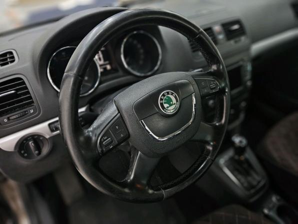 Skoda Yeti I с пробегом 2013 года, цена 740 000 рублей, 193123 км, внедорожник, Автокод Объявления