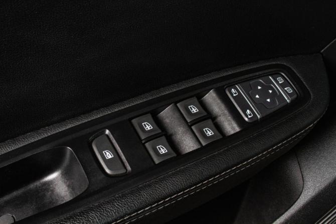 Renault Arkana I с пробегом 2019 года, цена 1 659 000 рублей, 104168 км, внедорожник, Автокод Объявления