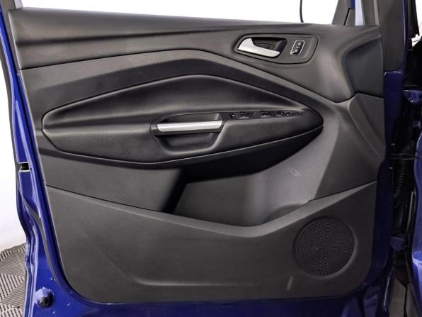 Ford Kuga II Рестайлинг с пробегом 2018 года, цена 1 410 000 рублей, 180670 км, внедорожник, Автокод Объявления