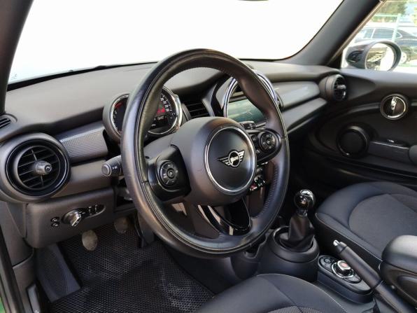 Mini Hatch III (F55/F56) Рестайлинг с пробегом 2020 года, цена 1 990 000 рублей, 84981 км, хэтчбек, Автокод Объявления
