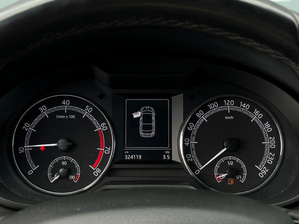 Skoda Octavia III (A7) Рестайлинг с пробегом 2018 года, цена 998 600 рублей, 324119 км, лифтбек, Автокод Объявления