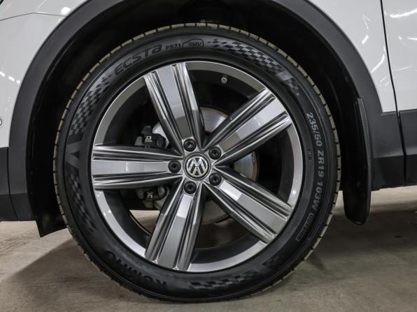 Volkswagen Tiguan II с пробегом 2018 года, цена 3 049 000 рублей, 74059 км, внедорожник, Автокод Объявления