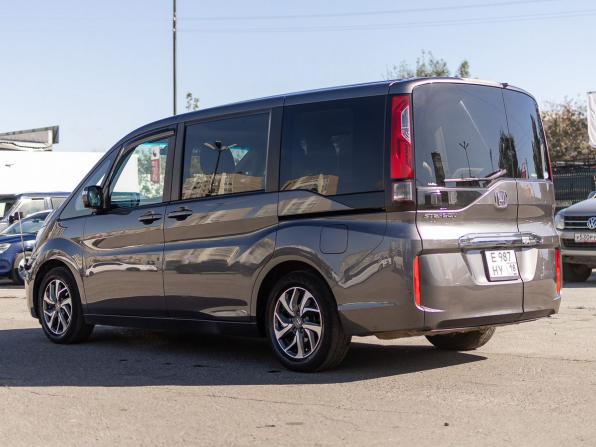 Honda Stepwgn V Рестайлинг с пробегом 2020 года, цена 2 299 000 рублей, 196251 км, минивэн, Автокод Объявления