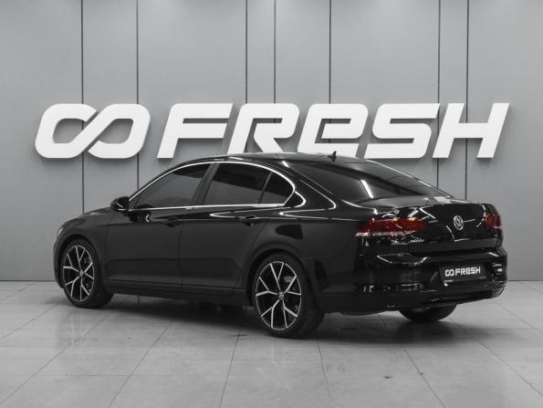 Volkswagen Passat B8 с пробегом 2017 года, цена 1 940 000 рублей, 247816 км, седан, Автокод Объявления