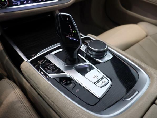 BMW 7 серии VI (G11/G12) с пробегом 2018 года, цена 4 190 000 рублей, 135558 км, седан, Автокод Объявления