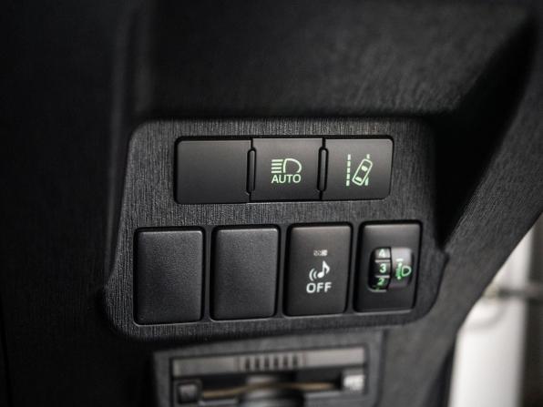 Toyota Prius Alpha I (ZVW40/41) Рестайлинг с пробегом 2018 года, цена 1 600 000 рублей, 171525 км, универсал, Автокод Объявления