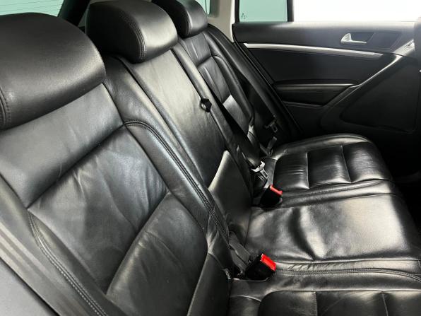 Volkswagen Tiguan I Рестайлинг с пробегом 2012 года, цена 930 000 рублей, 305872 км, внедорожник, Автокод Объявления