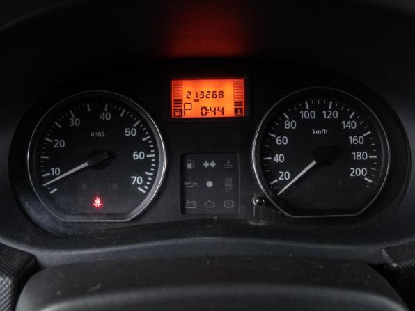 Renault Logan I Рестайлинг с пробегом 2015 года, цена 388 030 рублей, 213268 км, седан, Автокод Объявления