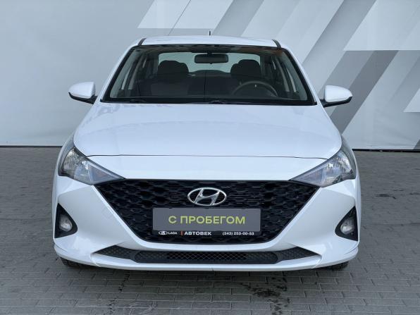 Hyundai Solaris II Рестайлинг с пробегом 2022 года, цена 1 590 000 рублей, 84087 км, седан, Автокод Объявления