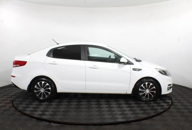 Kia Rio III Рестайлинг с пробегом 2016 года, цена 1 020 000 рублей, 122944 км, седан, Автокод Объявления