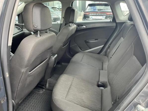 Opel Astra J Рестайлинг с пробегом 2013 года, цена 670 000 рублей, 193720 км, хэтчбек, Автокод Объявления