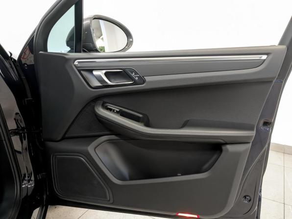 Porsche Macan I Рестайлинг 2 с пробегом 2022 года, цена 6 395 000 рублей, 43860 км, внедорожник, Автокод Объявления