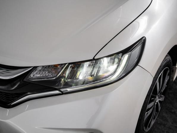 Honda Fit III Рестайлинг с пробегом 2018 года, цена 1 049 500 рублей, 99730 км, хэтчбек, Автокод Объявления