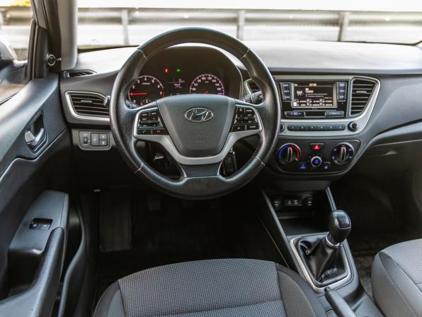 Hyundai Solaris II с пробегом 2017 года, цена 1 038 000 рублей, 188282 км, седан, Автокод Объявления