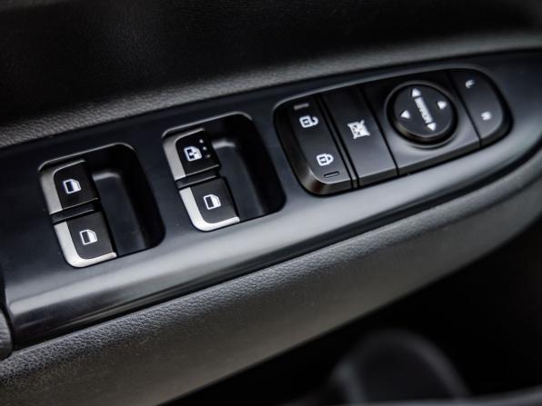 Kia Rio IV Рестайлинг с пробегом 2021 года, цена 1 688 000 рублей, 78735 км, хэтчбек, Автокод Объявления