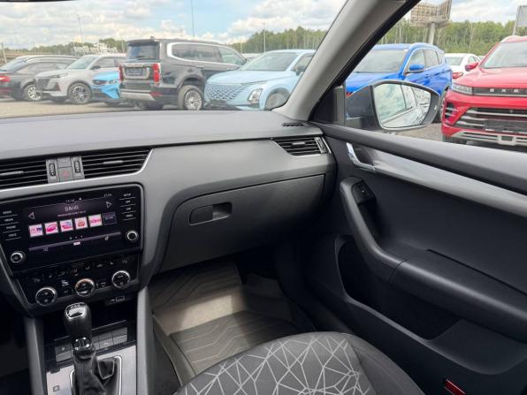Skoda Octavia III (A7) Рестайлинг с пробегом 2018 года, цена 1 735 000 рублей, 121000 км, лифтбек, Автокод Объявления